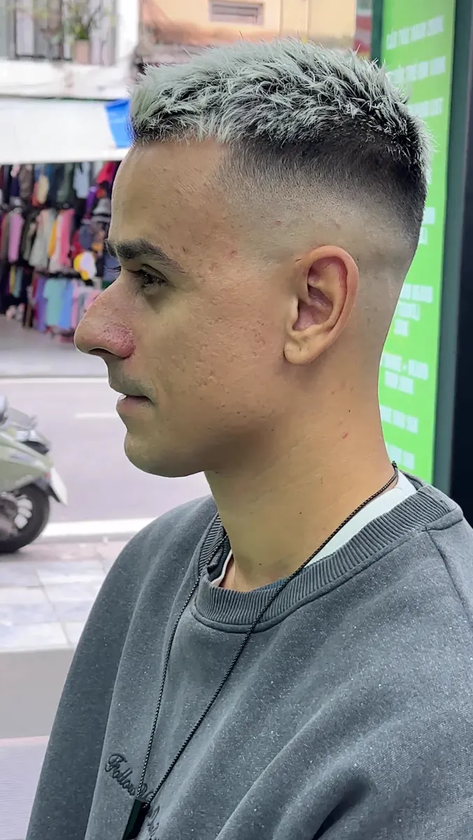Kiểu fade gọn hai bên nhìn nghiêng