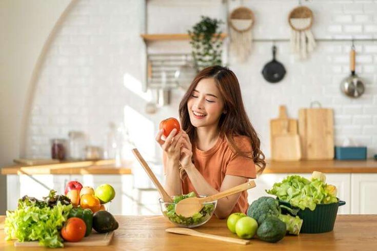 Thay đổi thói quen ăn uống và sinh hoạt là một yếu tố vô cùng quan trọng trong việc điều trị mụn tại nhà
