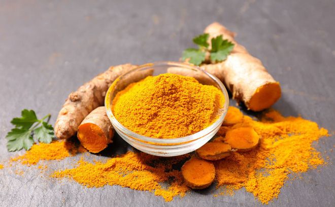 Tinh bột nghệ nguyên chất giúp tái tạo làn da mịn màng, bổ trợ quá trình làm trắng da