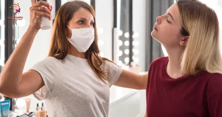 Vệ sinh khi chăm sóc da tận nhà cùng chuyên viên