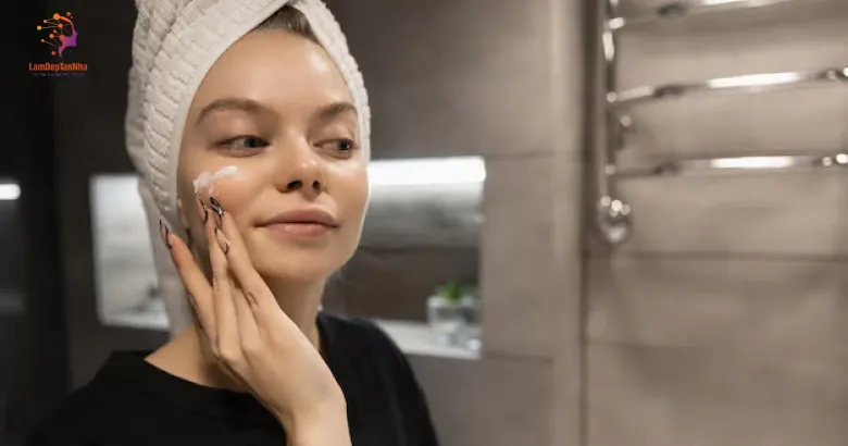 Cách đặt lịch chuyên viên hướng dẫn chăm sóc da ban đêm tận nhà dễ dàng