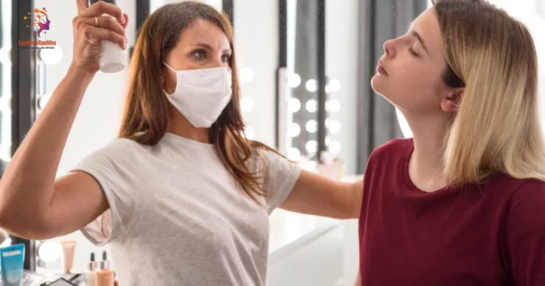 Đặt lịch dịch vụ chăm sóc mụn tận nhà chuyên viên đến ngay