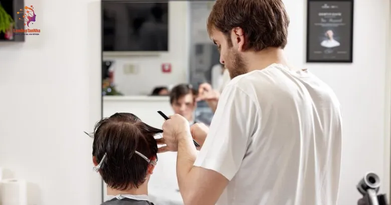 Hướng dẫn đặt lịch dịch vụ làm cắt tóc tận nhà