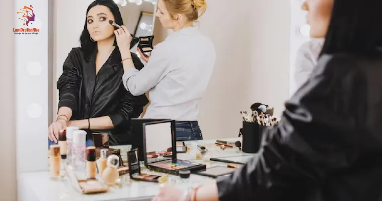 Makeup tận nhà giải pháp đẹp ngay tại không gian riêng