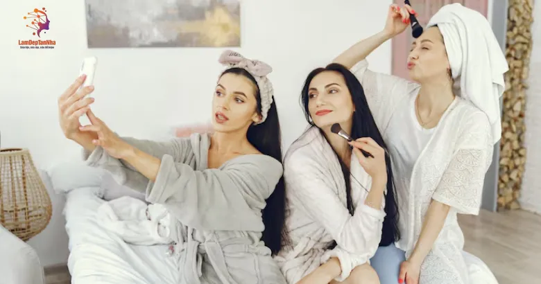 Vì sao phụ nữ hiện đại chọn làm đẹp tận nhà?