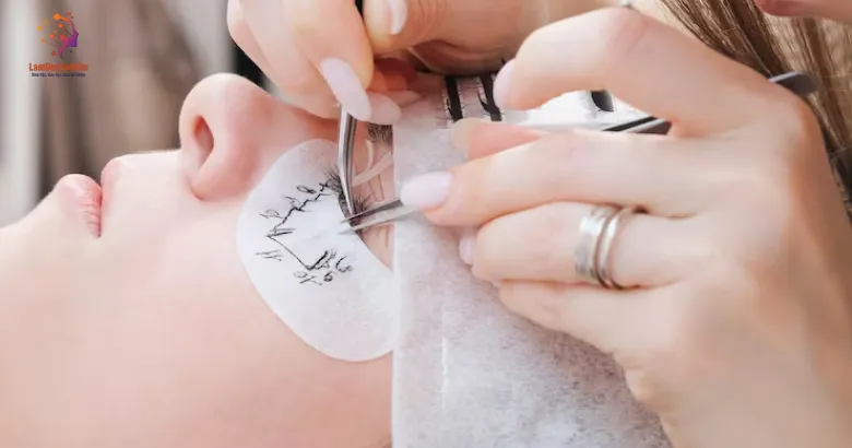 Cách lựa chọn chuyên viên nối mi tận nhà uy tín