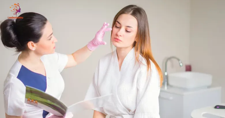 Lợi ích khi sử dụng dịch vụ trị mụn tận nhà của chuyên viên