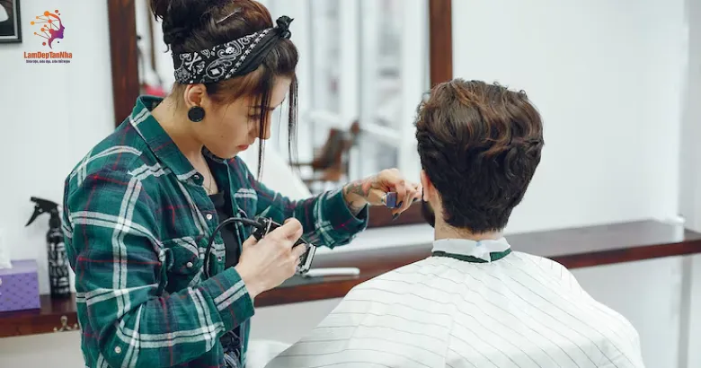 Lý do nên lựa chọn dịch vụ cắt tóc tận nhà chuyên nghiệp?