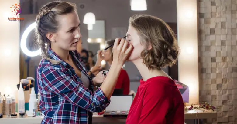 Quy trình trang điểm dự tiệc tận nhà chuyên nghiệp